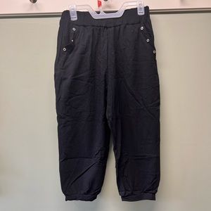 Pockets Detail‎ Cropped Pants NEW 🟢